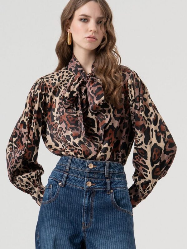 BLUSA ANIMAL PRINT CON LAZO