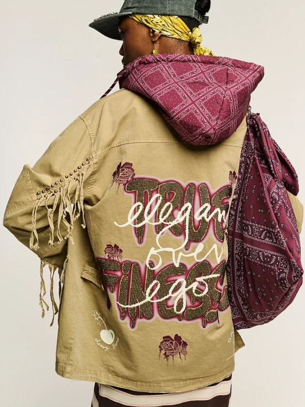 Chaqueta estampado tachuelas