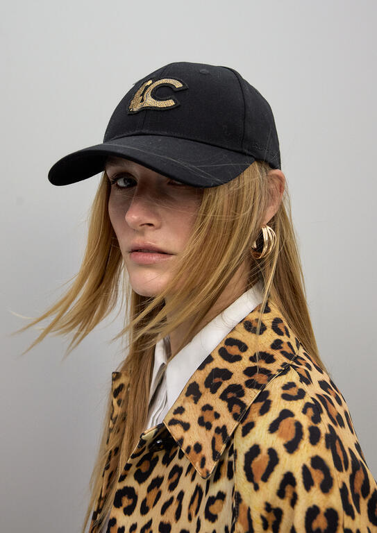 Gorra con detalle leopardo NEGRO